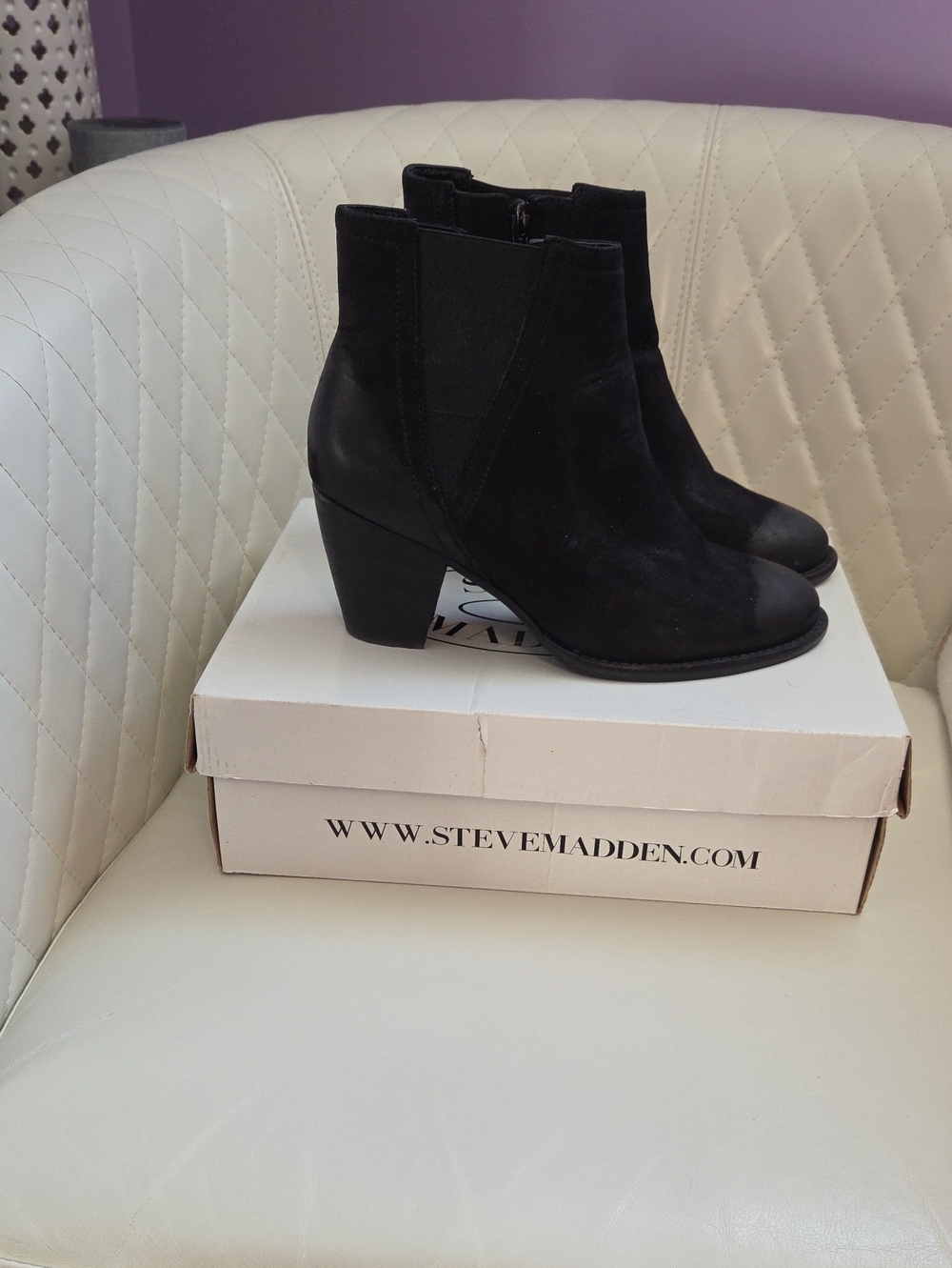 Steve Madden Black Suede Ankle Booties with Block Heel Sz 9 With Box